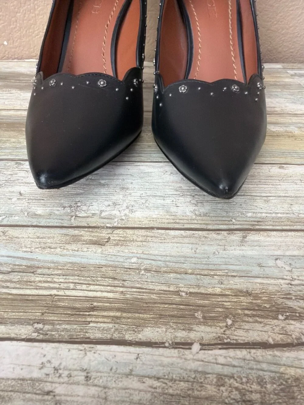 Coach Waverly Black Leather Scalloped Studded Pumps Pointed Toe Heels Size 9 - Picture 6 of 13